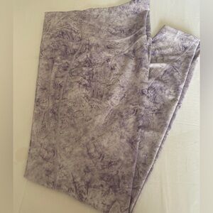 Ladies purple tie dyed leggings, 

Excellent condition 

Soft well made 
SOFT